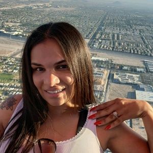 Meet your Posher, Dayna